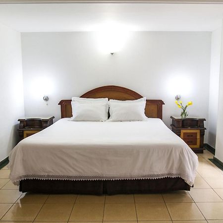 Hotel Casa Laureles Medellin Exterior photo