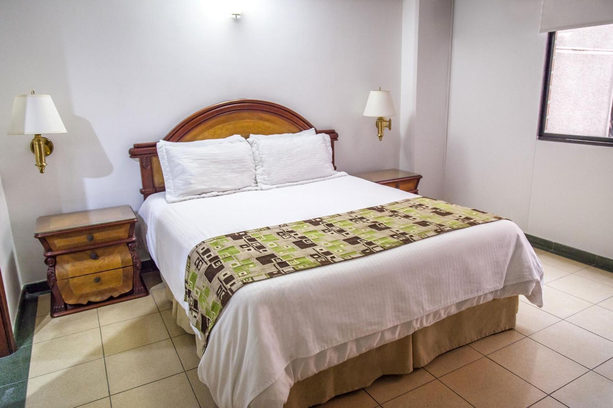 Hotel Casa Laureles Medellin Exterior photo