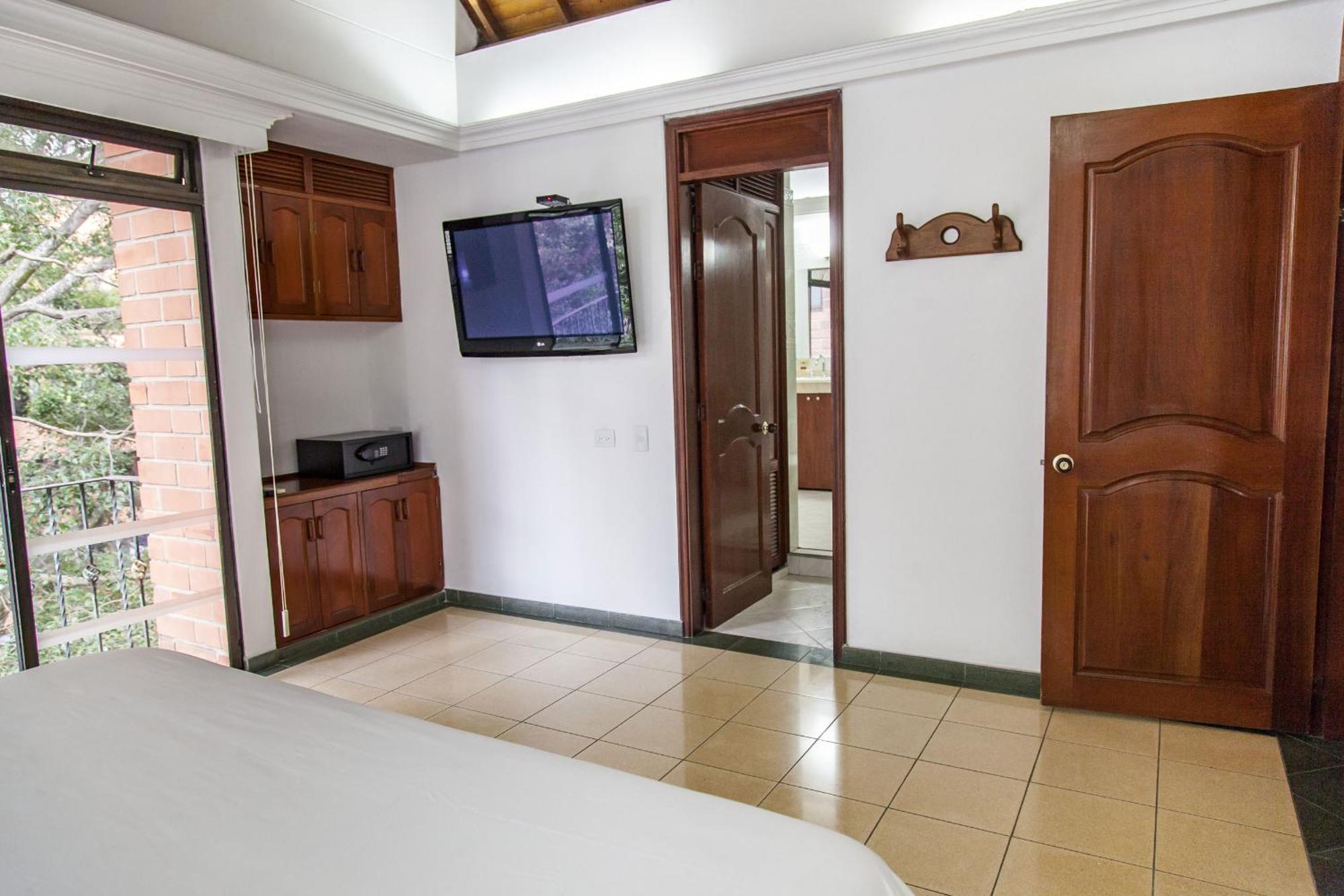 Hotel Casa Laureles Medellin Exterior photo